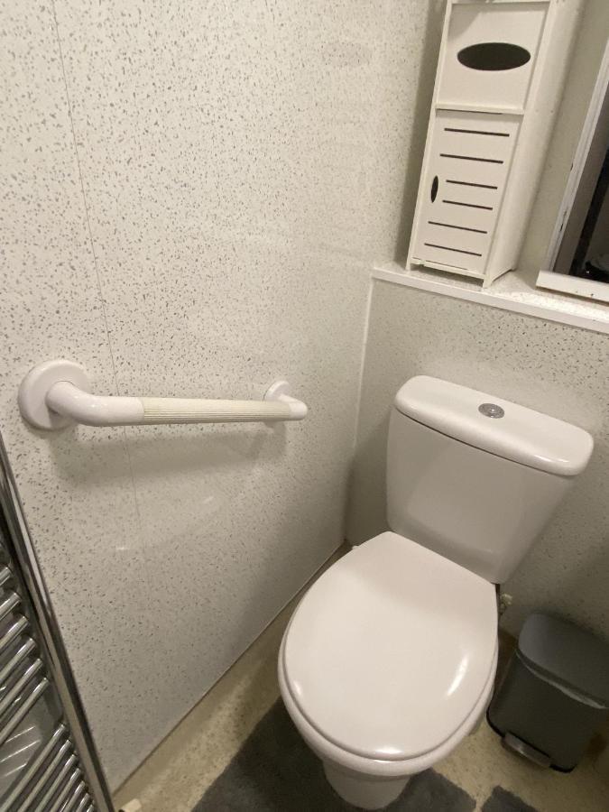 Private Lounge And Double Room 킬위닝 외부 사진